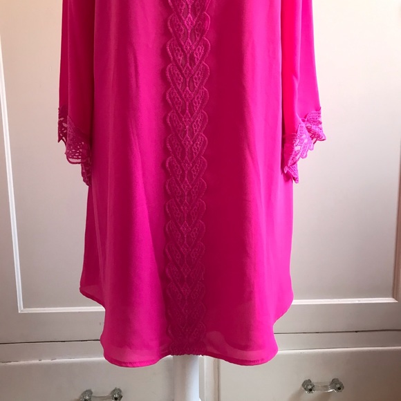 ASTR Bright Pink Lace Shift Dress Small New - Picture 4 of 12